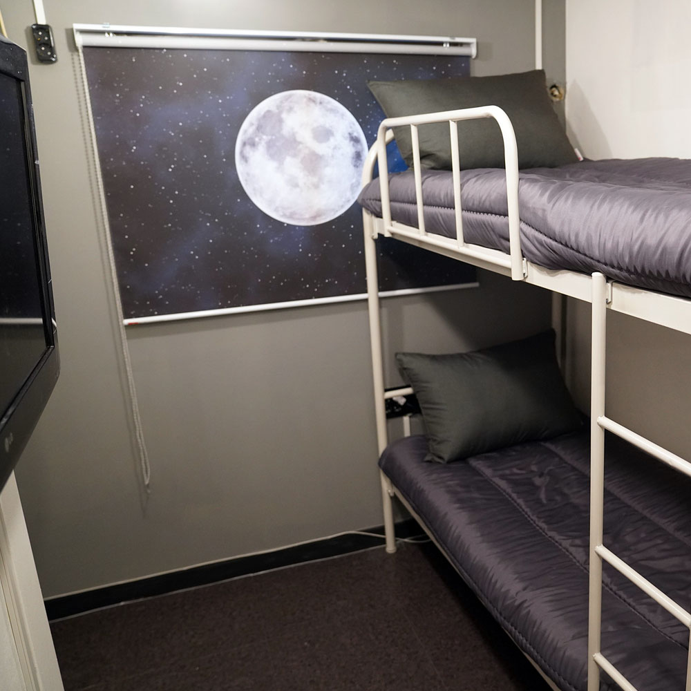 bunk twin room, apollo guesthouse